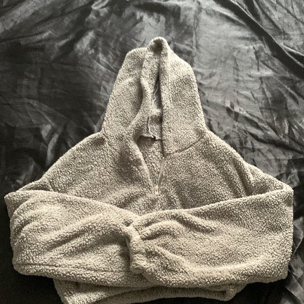 A comfy and warm grey crop top. description has all the info you need to know.